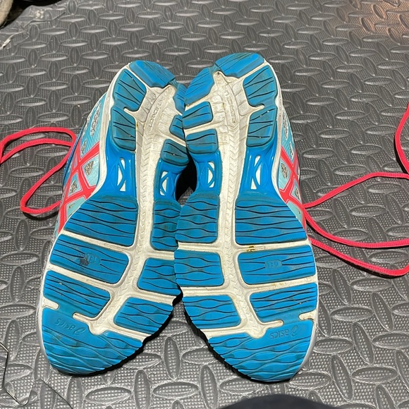ASICS gel nimbus 17, women’s sz 7.5 - Picture 2 of 3
